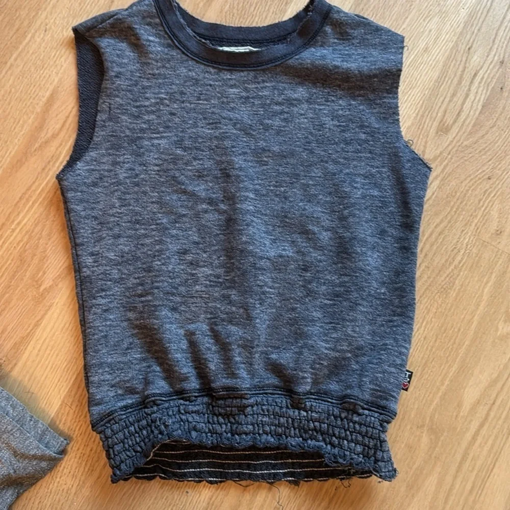 Bundle of 3 Tanks and 1 Tee Size 10